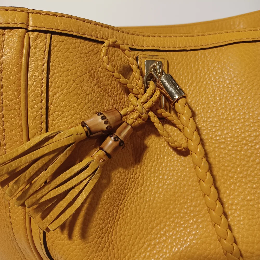 Gucci Bella Medium Tote Bag - Picture 2 of 14